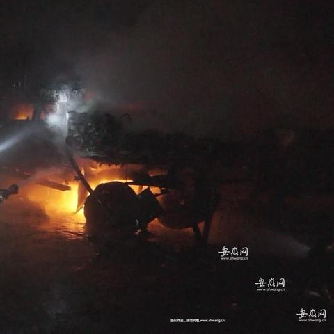 淮南高速轿车起火事件全程追踪与深度解析
